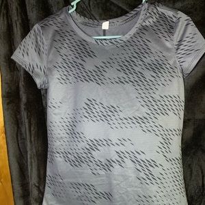 - women’s under amour running shirt
